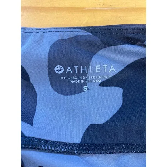 Athleta Camo Contender Leggings 7/8 Zip Pocket size S - Picture 8 of 13